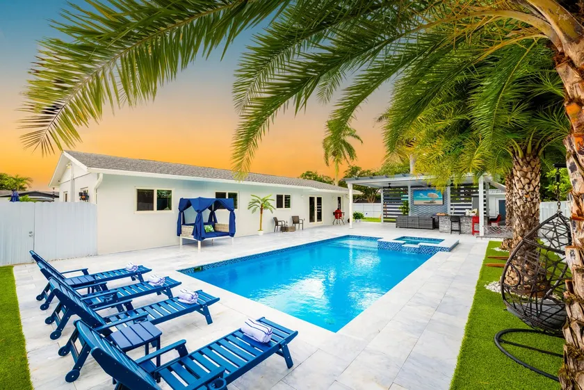 Breeze | Family Retreat | Pool & Jacuzzi | 4BR - Image 1