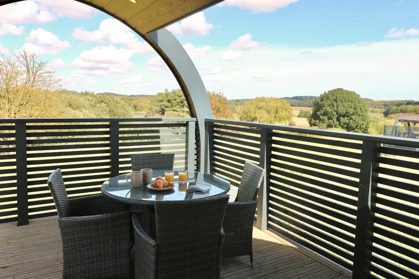 'Badger's Set' Luxury Glamping Hot Tub Pod - Image 1