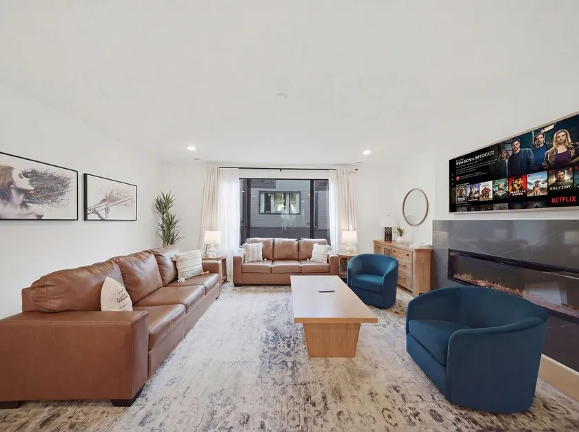NEW Modern Nashville Escape with Rooftop Hot Tub - Image 1
