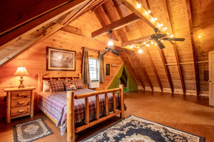 Pine Mountain Lodge - Image 1