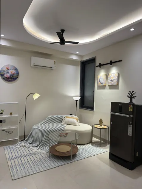 Ivory Suite | Golf Course Road | Premium Stay - Image 1