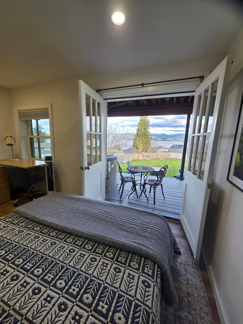 Guest Suite with Beautiful Lake and Mountain Views - Image 1