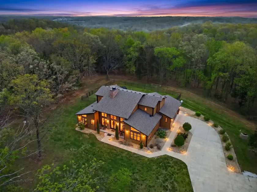 Indoor Park, 55 acres, Pickleball, Walking Trails! - Springfield MO - Image 1