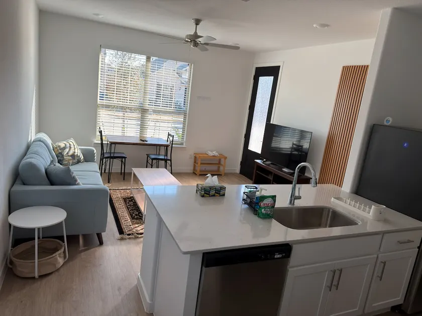 Stylish 1BR Guest Suite •Private Entrance• Kitchen - Image 1