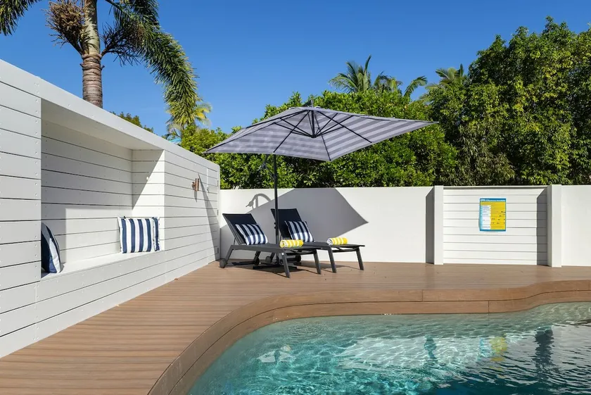 Helm Haven Noosa, poolside paradise found. - Image 1