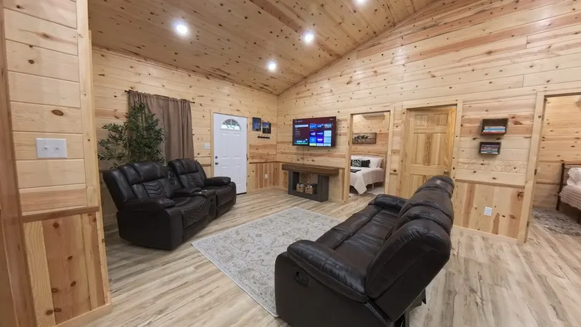 Pet Friendly, New Cabin in Charming Calera - Image 1