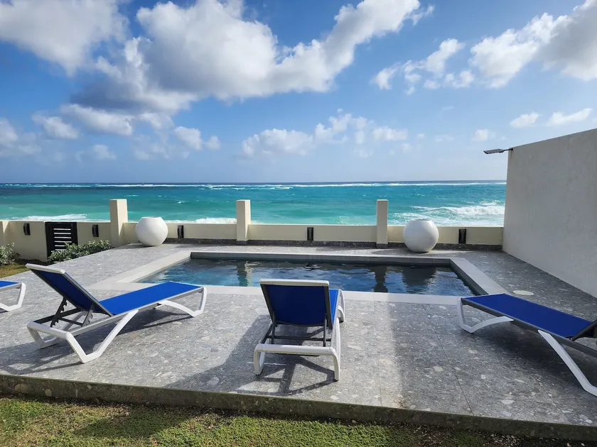 Marley Bay Luxury Apartment - Image 1