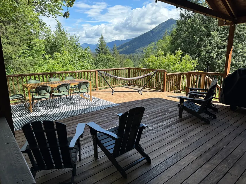 Secluded 5BR Cabin · 3 Baths · Hot Tub · Mt Hood - Image 1