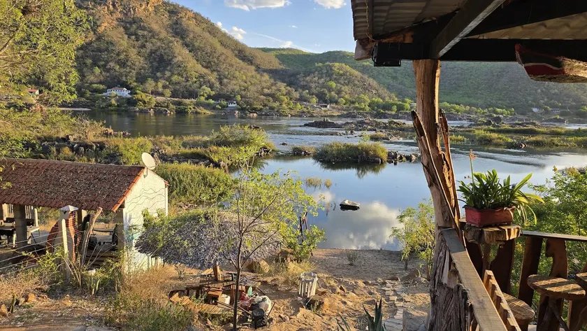 Enchanted Chalet, on the banks of the São Francisco River. - Image 1