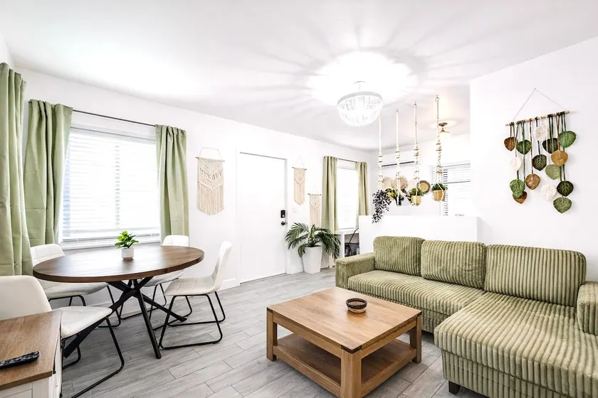 Charming 1BR retreat for 5 with cozy courtyard - 8 - Image 1