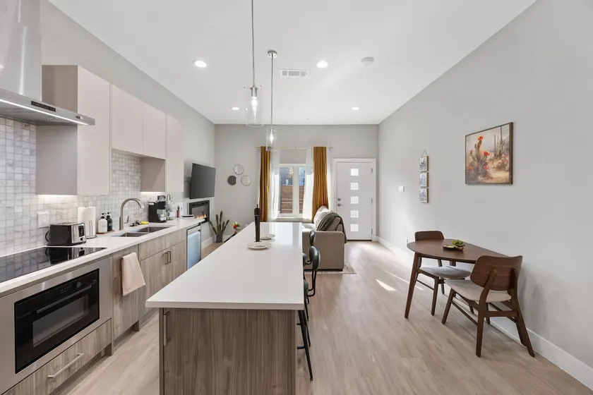 The Velvet Cactus | 1BR APT | Sleeps 3 | FT Worth - Image 1