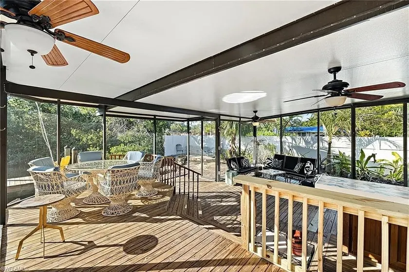 Conch House/screened deck/canal/bay access/HOT TUB - Image 1