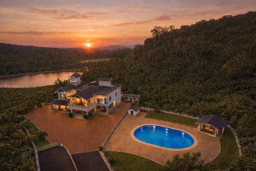 Mountain Escape I Hillside Private Estate Villa - Image 1