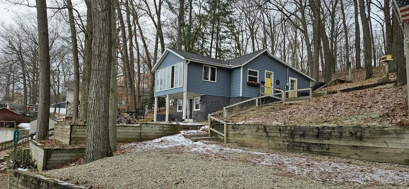 Cozy Cottage on Horseshoe Lake - Image 1