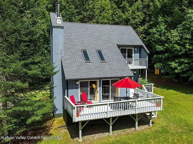 Pines Vignette • Modern 3BR Home W/Hot Tub - Image 1