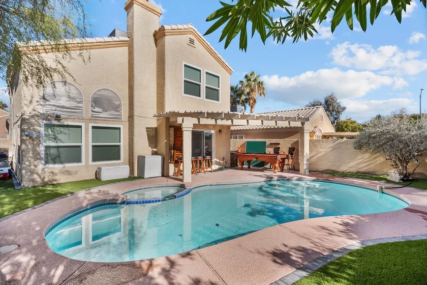 A Gorgeous Oasis in Las Vegas - Image 1