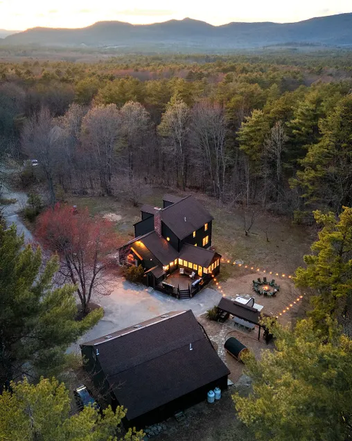 Sleeps 18| Hot Tub| Sauna | 7BR Mountain Retreat - Image 1
