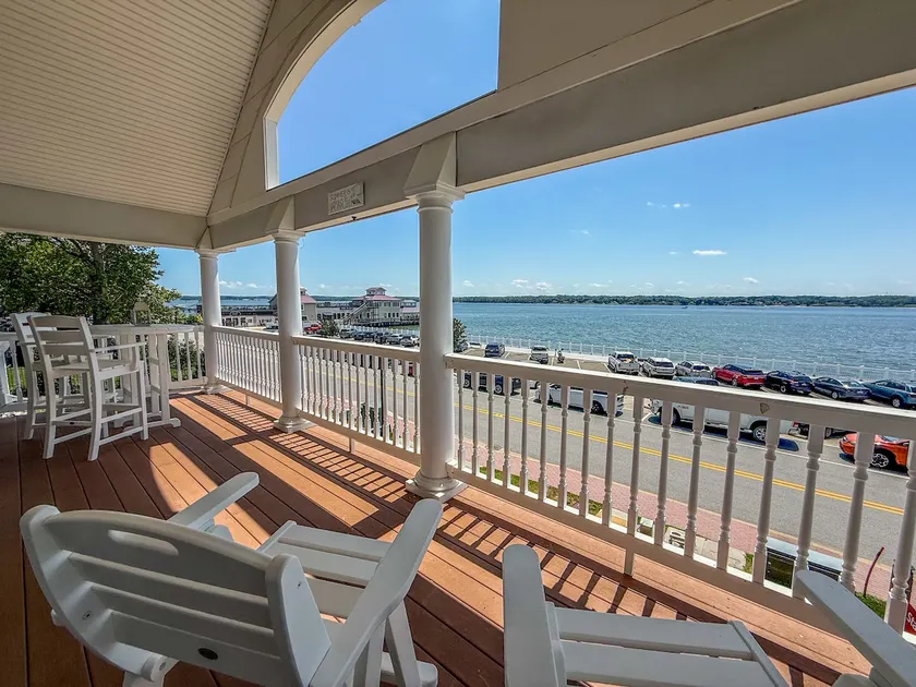 Solomons Sunset & Sunrise Penthouse! - Image 1