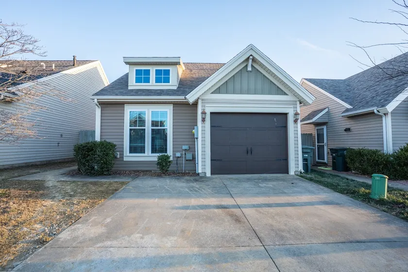 Bluegrass Run- Sleeps 8 & Cozy Stay - Image 1