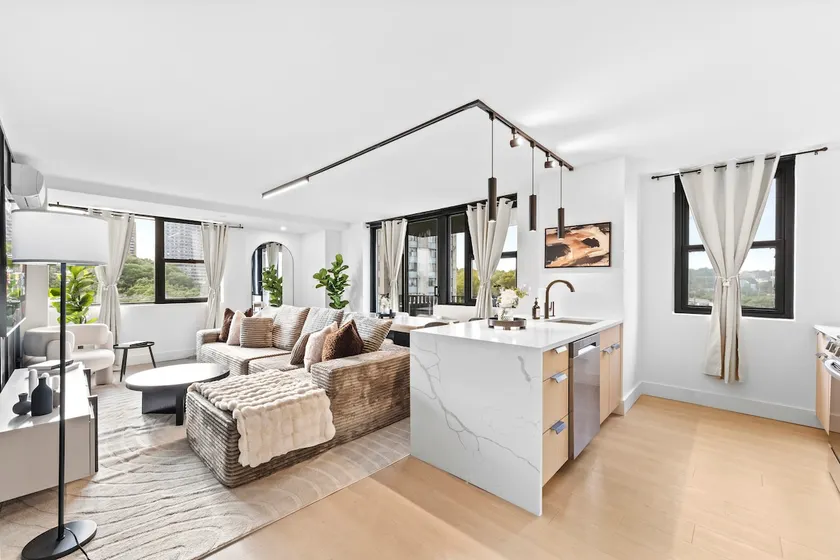 Luxury Oasis | Near NYC | Met life | Sleeps 12 - Image 1