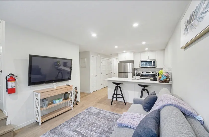 Luxury brand new 1 Bedroom Townhome - Image 1