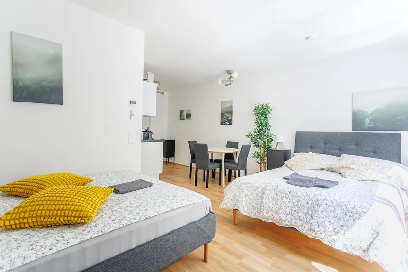 Modern Apartment near Center with Free Parking - Image 1