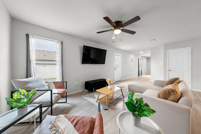 NEW BUILD! 3BR - Near Lackland & Seaworld - Image 1