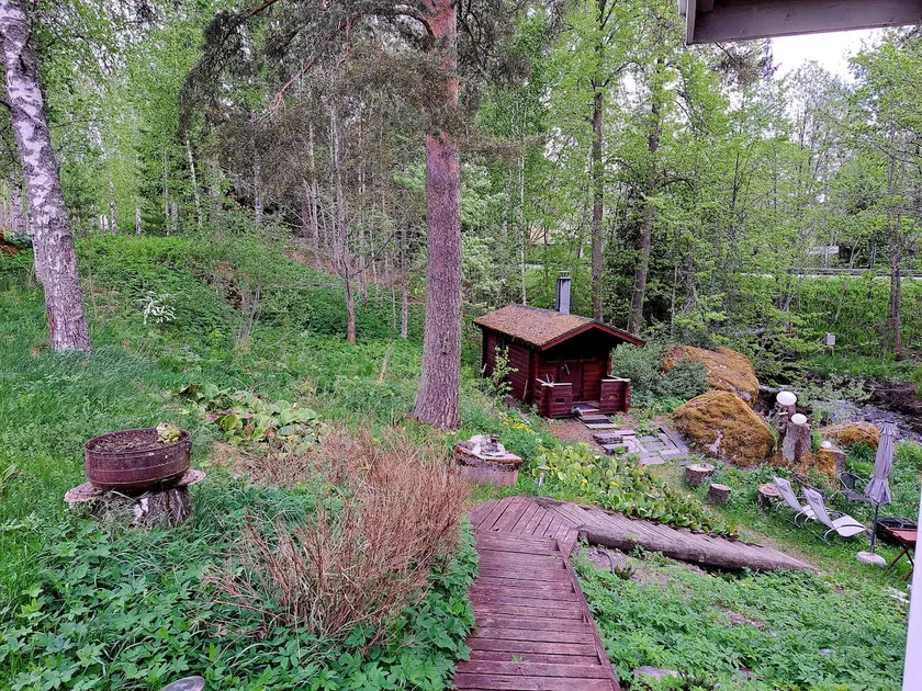 Peaceful riverside cottage with sauna - Image 1
