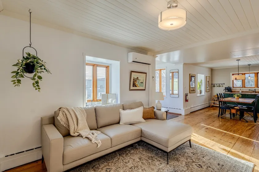 The Charming | Heritage Condo by the St-Laurent - Image 1