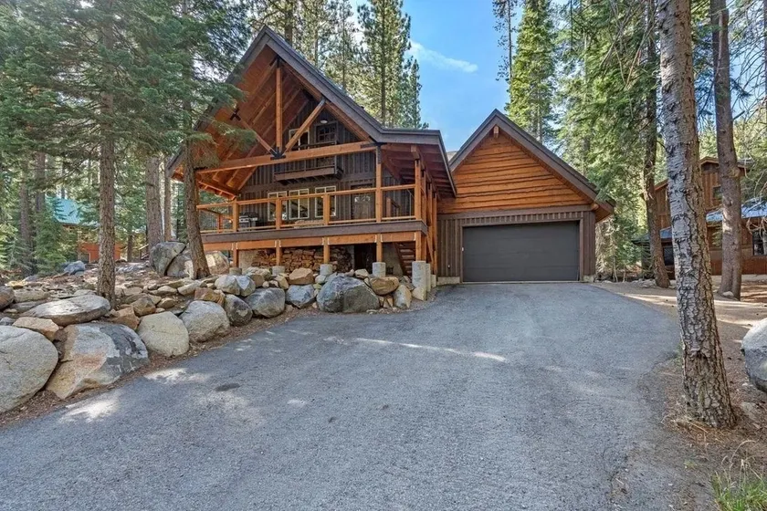 Mountain Retreat, Sleeps 8, EV charging, Sauna - Image 1