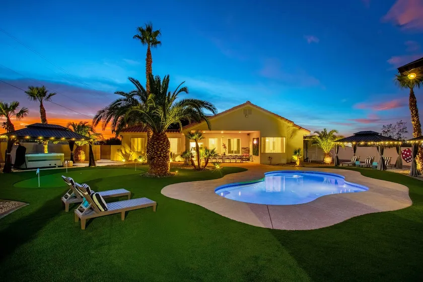 6BD Resort Stay: Volleyball, Pickleball, and Games - Image 1