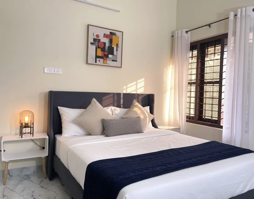 VAR: Fun Haus2- AC 2BHK, 8 Min Walk Beach Foosball - Image 1