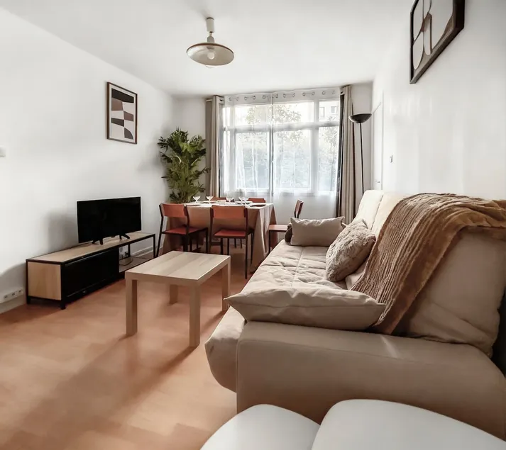 Apartment close to Paris, parking, city center - Image 1