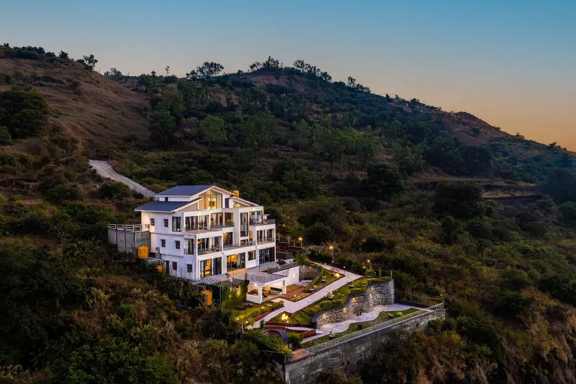 The Ark by StayVista - 5BHK Villa with Bar & Bathtub near Sydney Point - Image 1