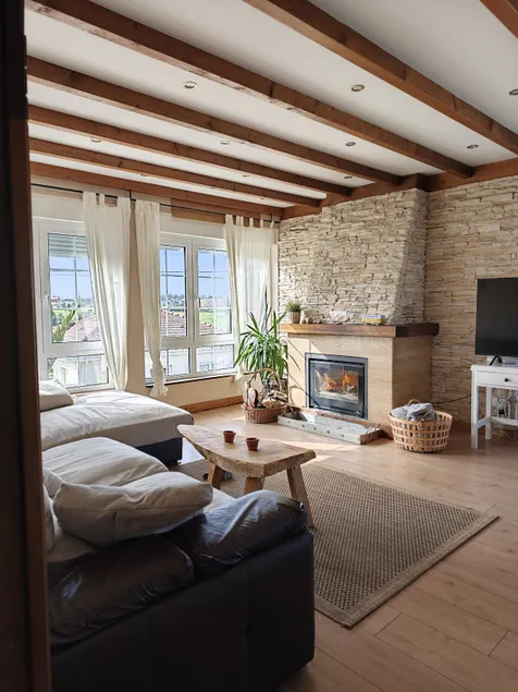 House with hot tub, swimming pool, BBQ & sea views - Image 1