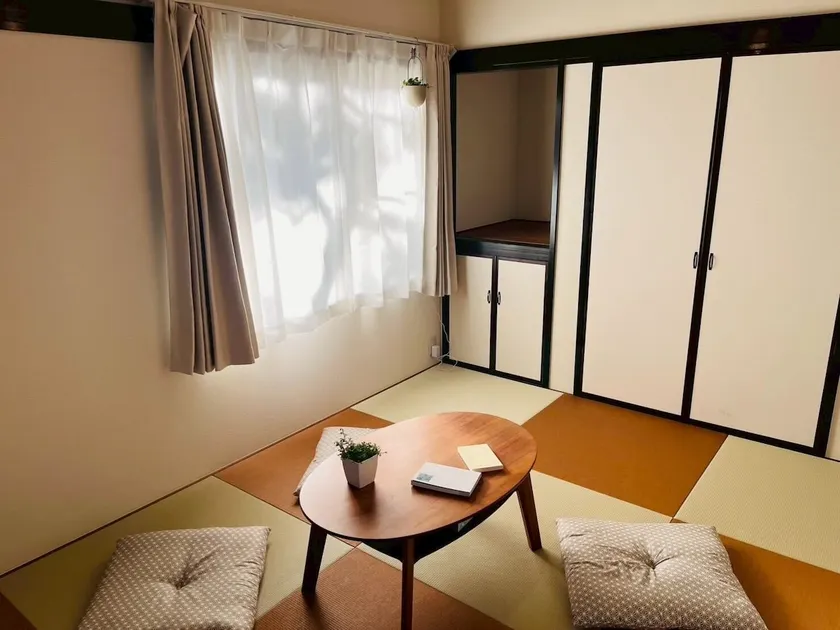 1-minute walk to the sea, 8-minute walk to the station | Fully renovated quiet house with tatami mats - Image 1
