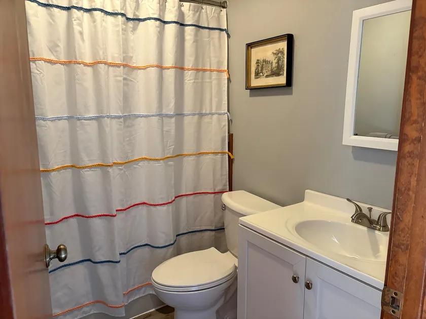New Listing 1 mile from Lakeside & Marblehead - Image 1