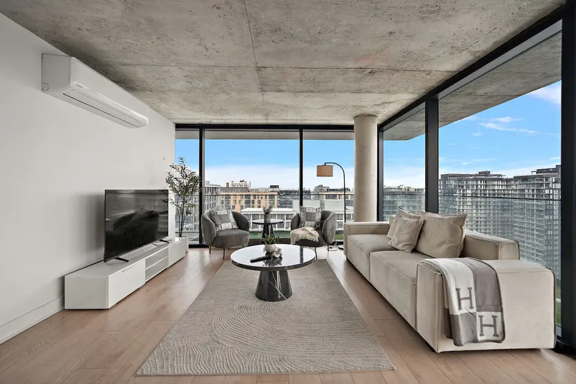 High End 3BR - City View Downtown Montreal - Image 1