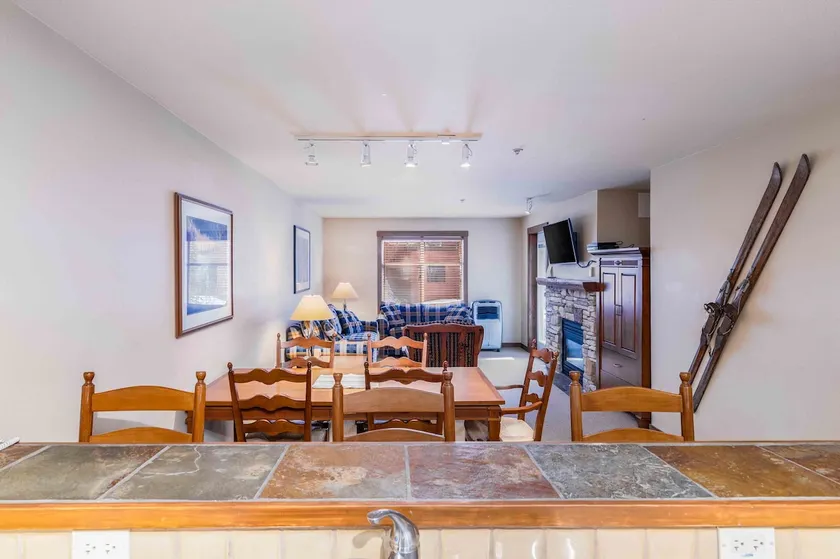 Powderhorn Suite-Ski/Out, Hot Tub w/ Mountain View - Image 1