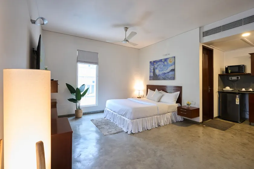Urban Opulence - Luxurious AC Queen Studio (9021) - Image 1