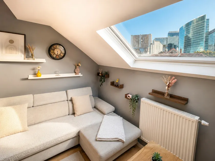Skyview Loft Retreat – 10 Min to Center - Image 1