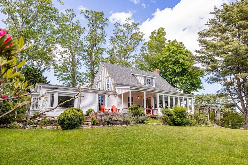 Summer Home steps from Lunenburg Yacht Club - Image 1