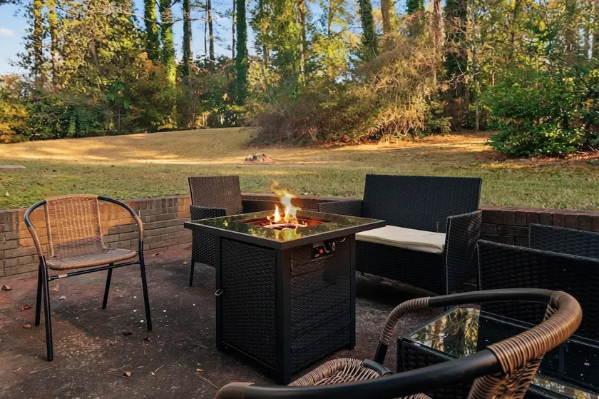 New! Game Night Getaway | Near Airport | Sleeps 8 - Image 1