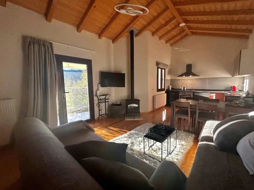 Ydor: Romantic Sauna & Fireplace Escape in Arcadia - Image 1
