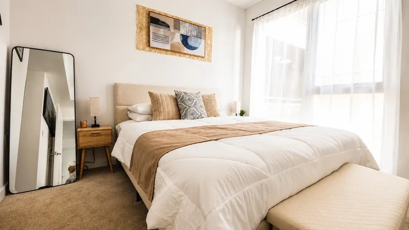 Lux 1BD•Heart of Glendale•King Bed•Resort Style - Image 1