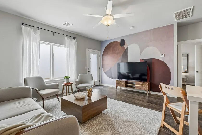 Family-Friendly 5BR Home | Clean + Comfortable | - Image 1