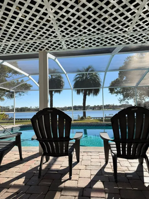 Lakefront home w/heated pool minutes from Legoland - Image 1