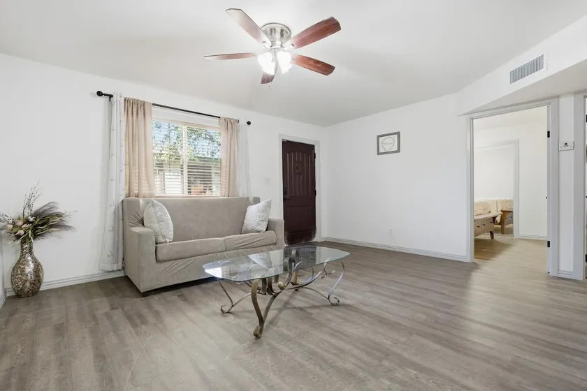 3625 #25 Modern Retreat - Image 1