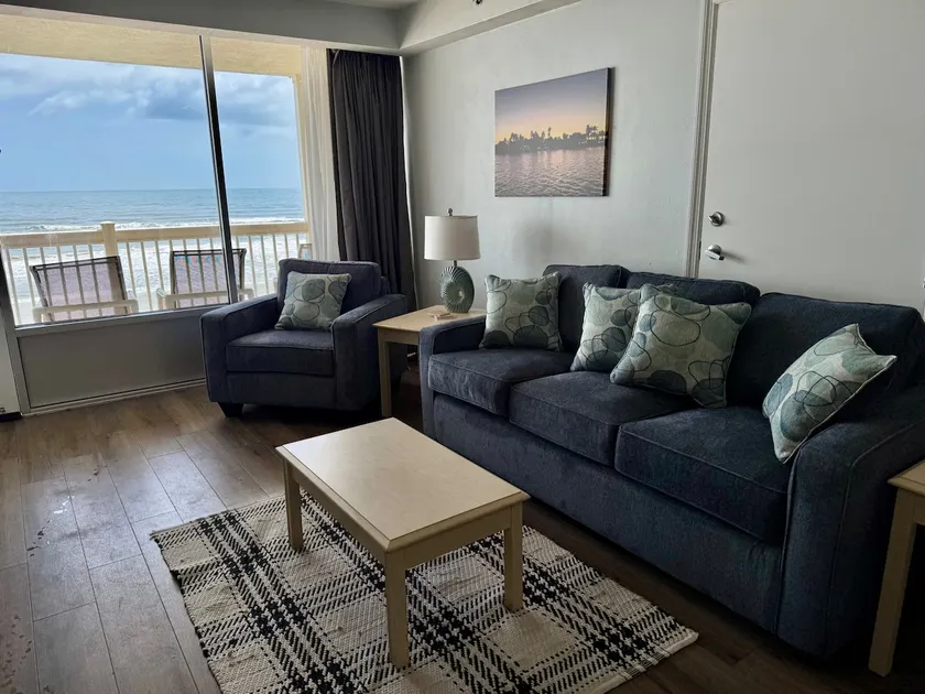 Breathtaking OCEAN FRONT Condo in Daytona Beach - Image 1