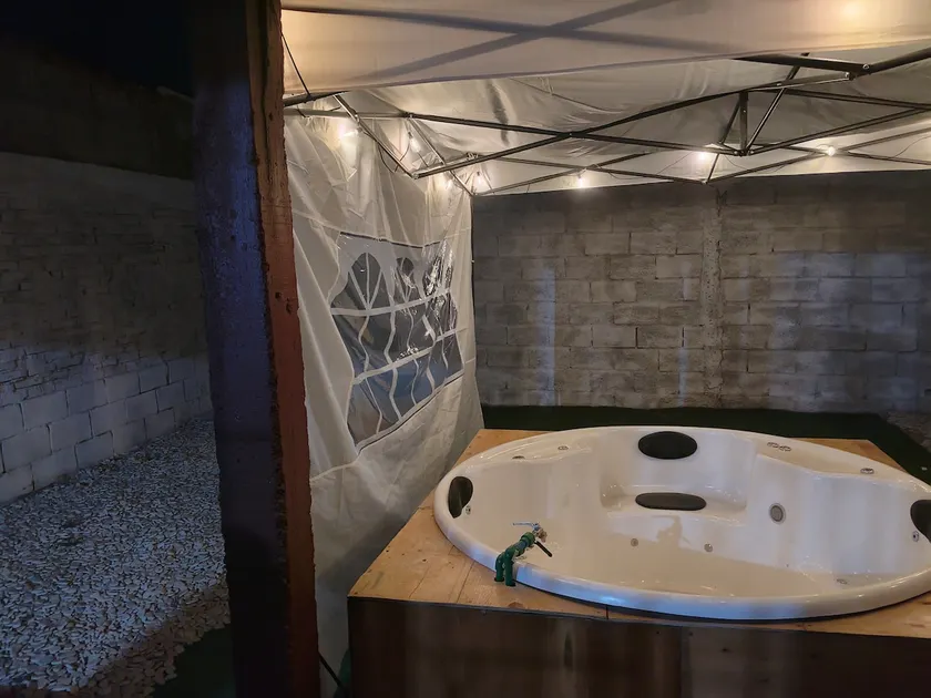 Duplex Refuge, Total Rustic Disconnection (Jacuzzi) - Image 1